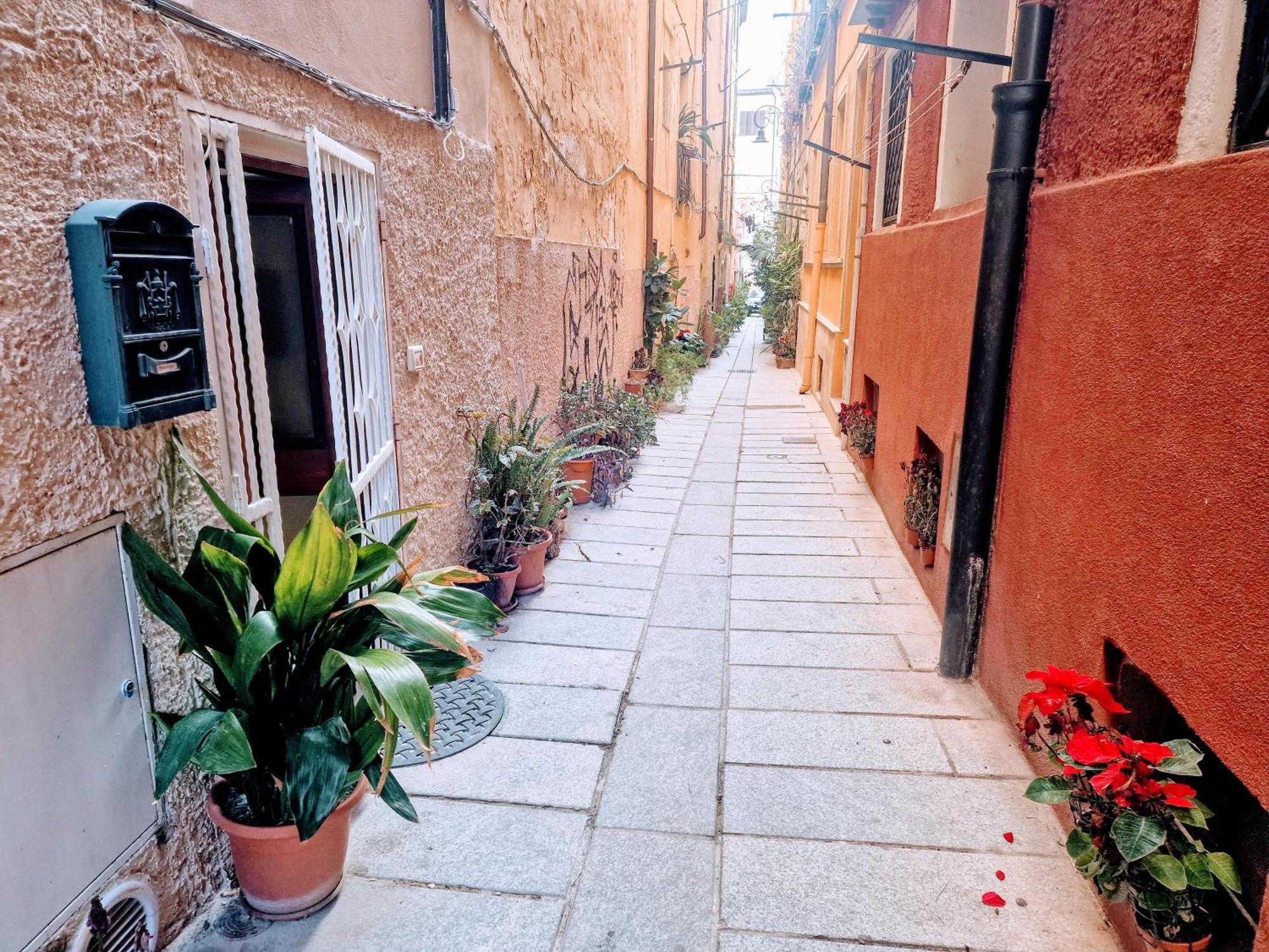 Casa Vacanza Castello Cagliari Bagian luar foto