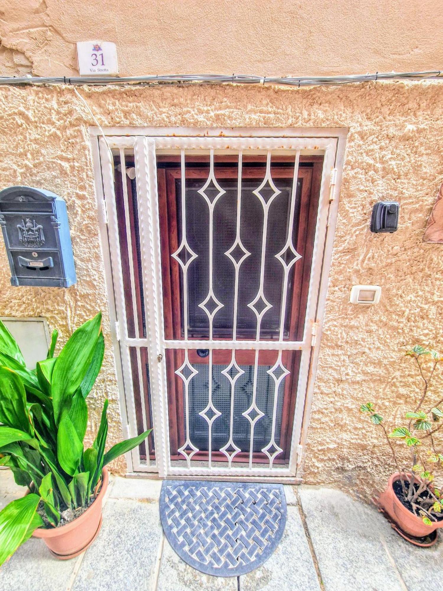 Casa Vacanza Castello Cagliari Bagian luar foto